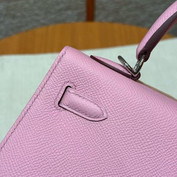 Classic Hermes Bag: A Stylish and Versatile Choice for Elegance - Picture 5 of 8